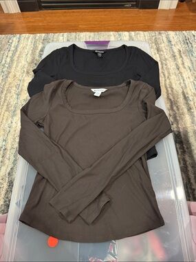 2 Athleta Scoop Neck Long Sleeve Top in Brown and Black - Layering Tee